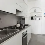Romac Borghese With 3 Bedrooms Near Via Veneto Róma